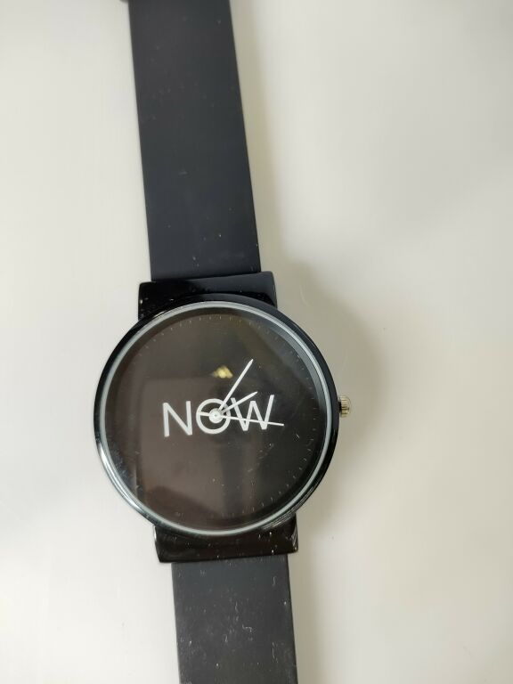 klasyczny-zegarek-now-watch-pudelko-marka-inna-marka