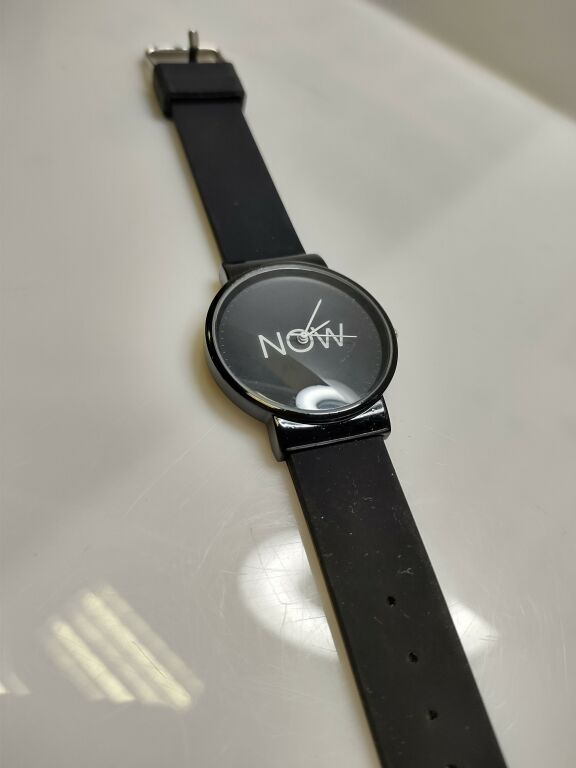 klasyczny-zegarek-now-watch-pudelko-stan-powystawowy