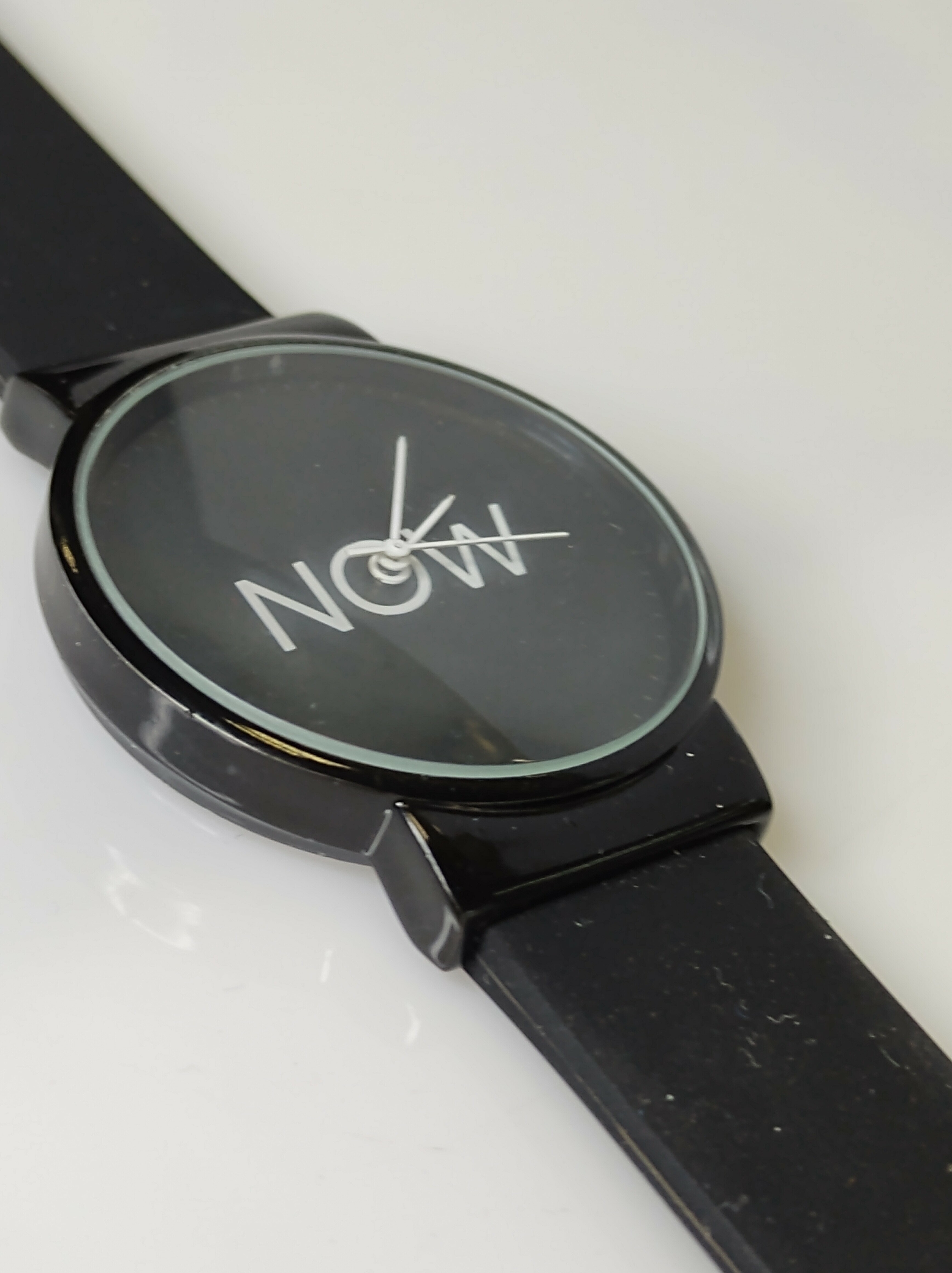 klasyczny-zegarek-now-watch-pudelko-mechanizm-kwarcowy