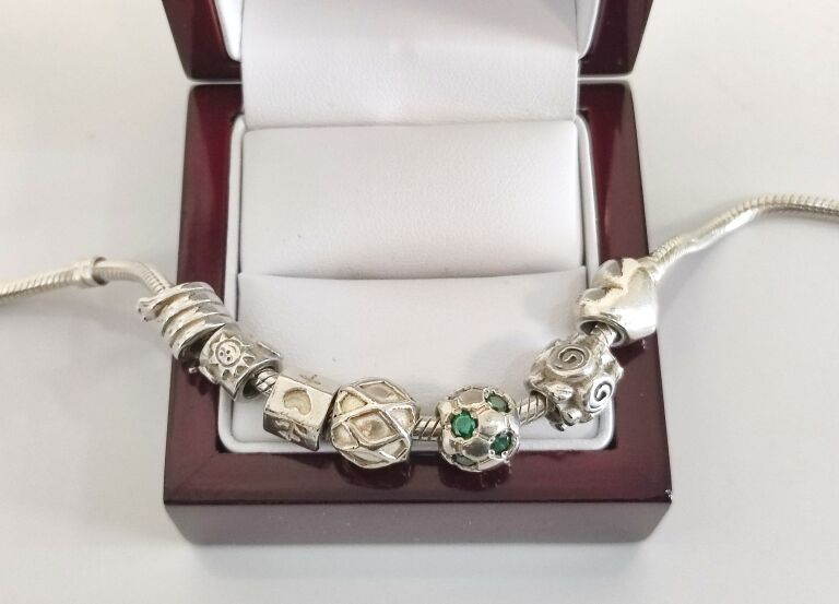 srebrny-naszyjnik-pandora-z-charmsami-925-46cm-dlugosc-calkowita-46