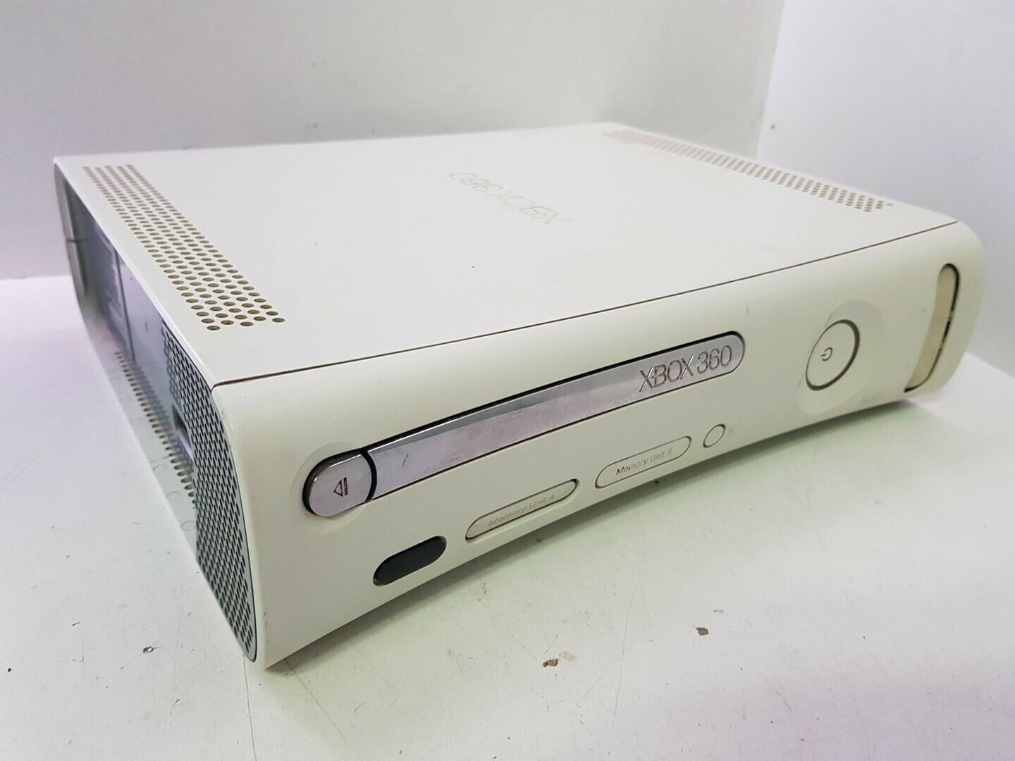 konsola-xbox-360-kolor-bialy