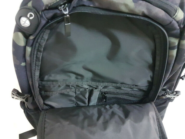 PLECAK MOUNTAIN WAREHOUSE VIC LAPTOP 30L