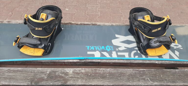 DESKA SNOWBOARDOWA VÖLKL 158CM SANTA CRUZ