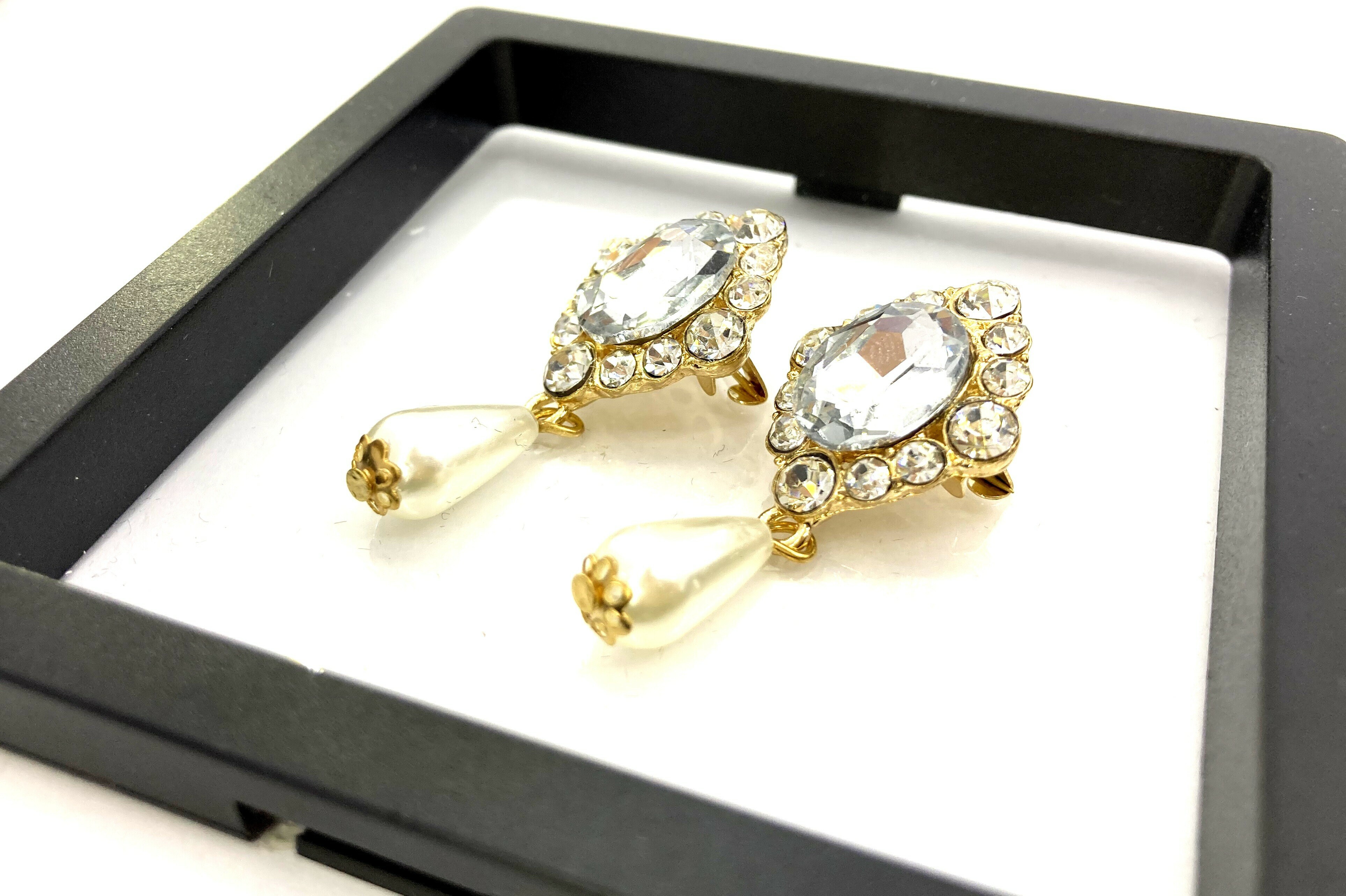 broszka-perly-i-krysztaly-czerwony-dwor-24-gdansk