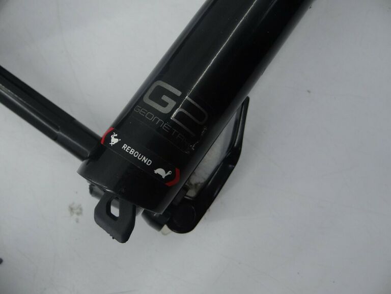 amortyzator-rockshox-g2-geometry-srednica-rury-brak-informacji