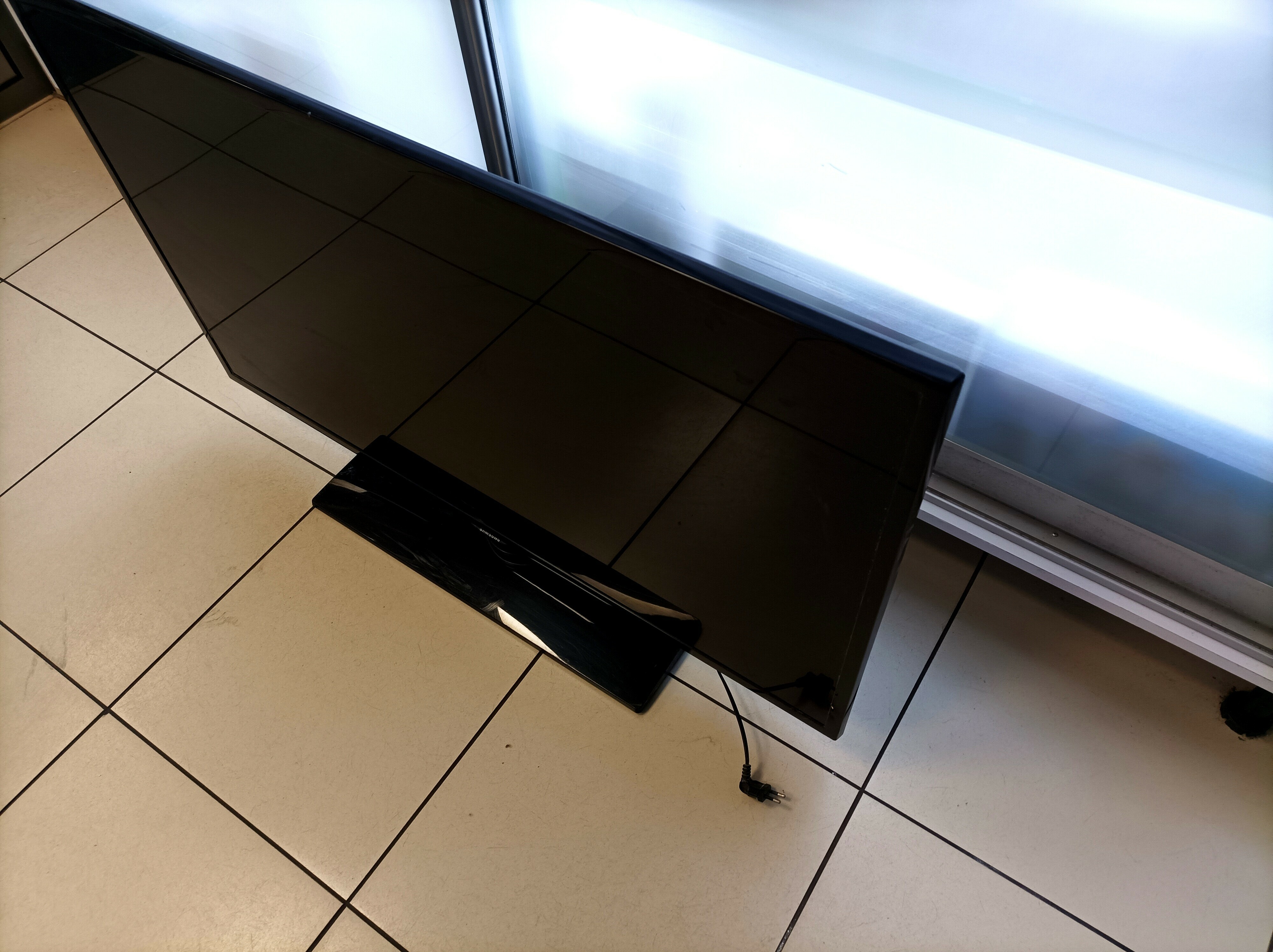 telewizor-samsung-ue42f5000aw-stan-uzywany