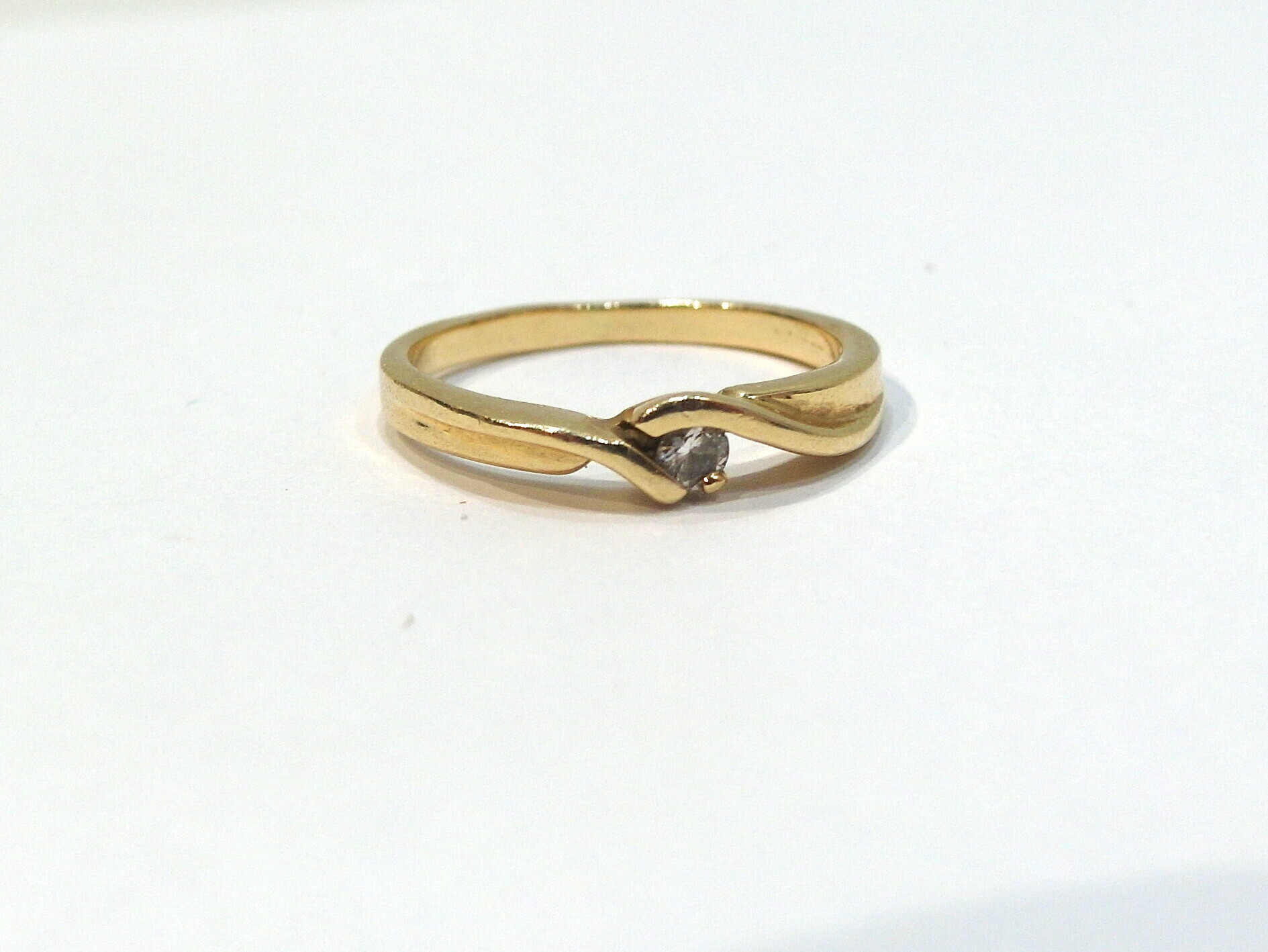 zloty-pierscionek-z-brylantem-224g-585-r12-stan-uzywany