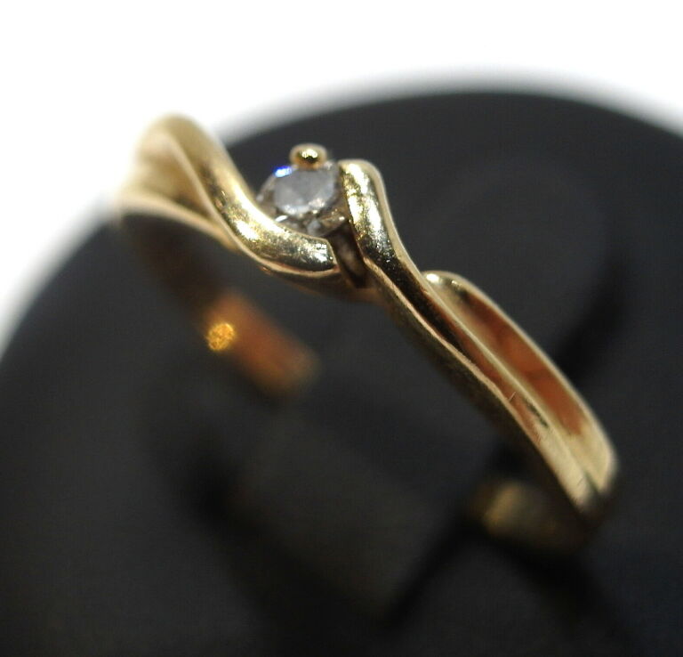 zloty-pierscionek-z-brylantem-224g-585-r12-rozmiarsrednica-wew-mm-372-12