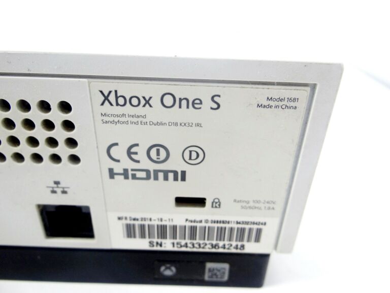KONSOLA XBOX ONE S MODEL 1681 500GB Konsole Loombard.pl