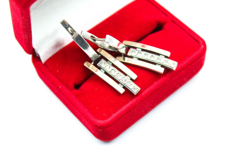 SREBRNE UŻYWANE KOLCZYKI 7G 925