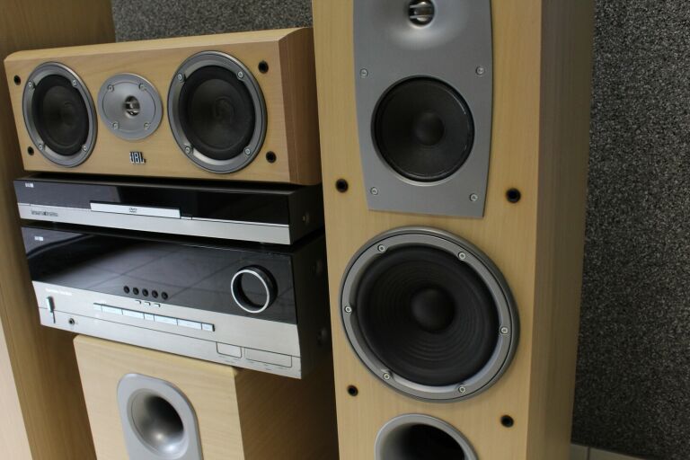 kino-domowe-jbl-balboa-51-harman-kardon-avr240-kod-producenta-0000