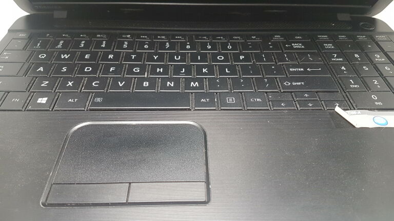 LAPTOP TOSHIBA SATELLITE C55