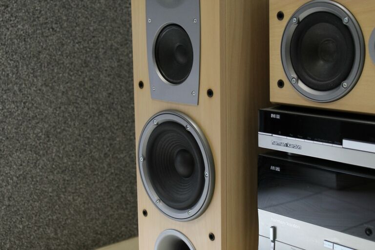 kino-domowe-jbl-balboa-51-harman-kardon-avr240-ean-6925281903717