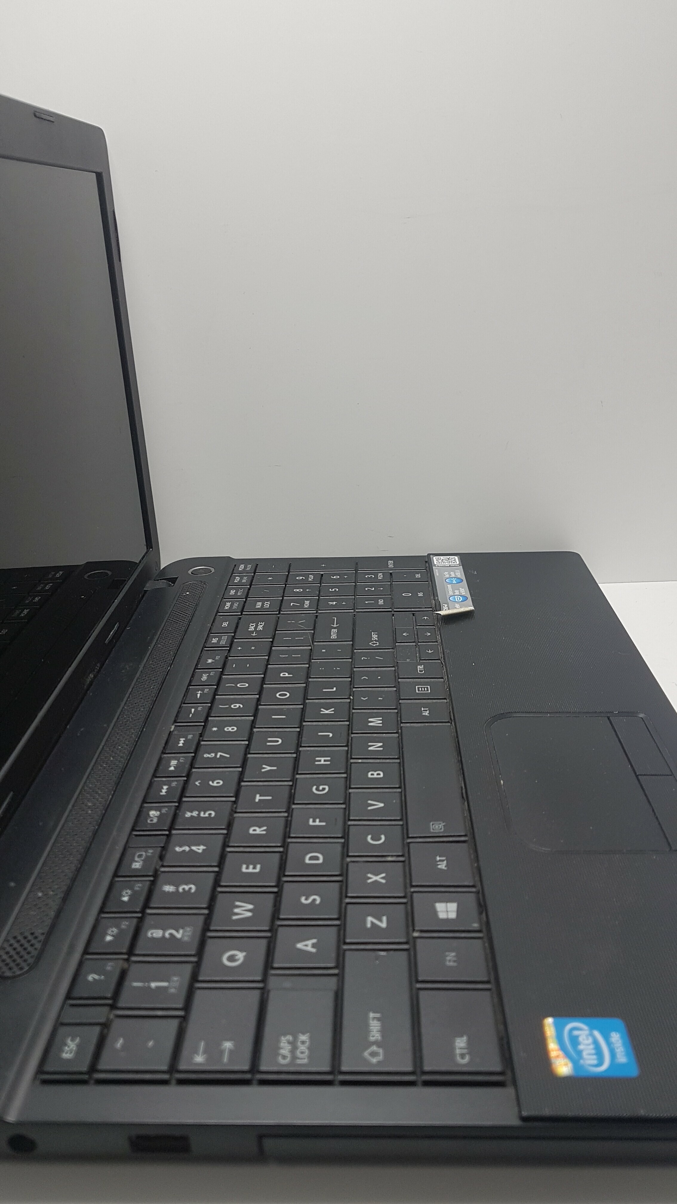 laptop-toshiba-satellite-c55-przekatna-ekranu-156