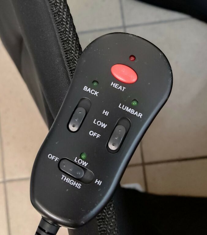 mata-do-masazu-calego-ciala-zasilacz-kolor-dominujacy-czarny