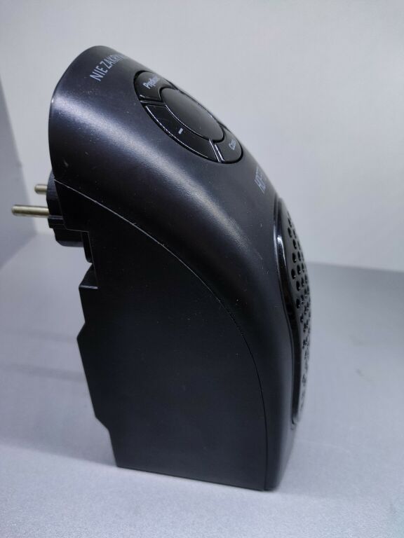 ogrzewacz-ceramiczny-hoffen-400-w-okazja-kolor-dominujacy-czarny