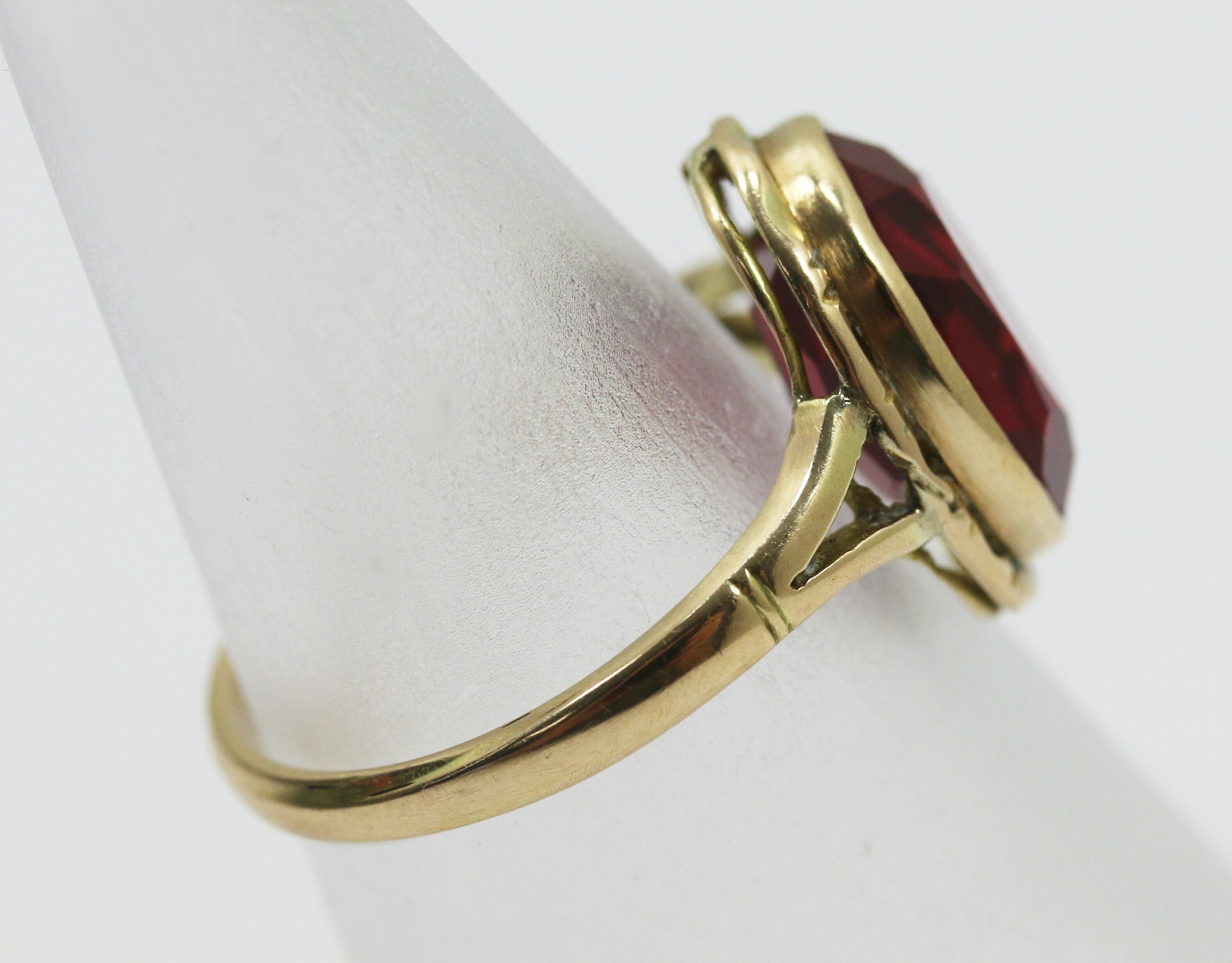 zloty-pierscionek-imitacja-rubin-585-492g-r19-rodzaj-2205-2