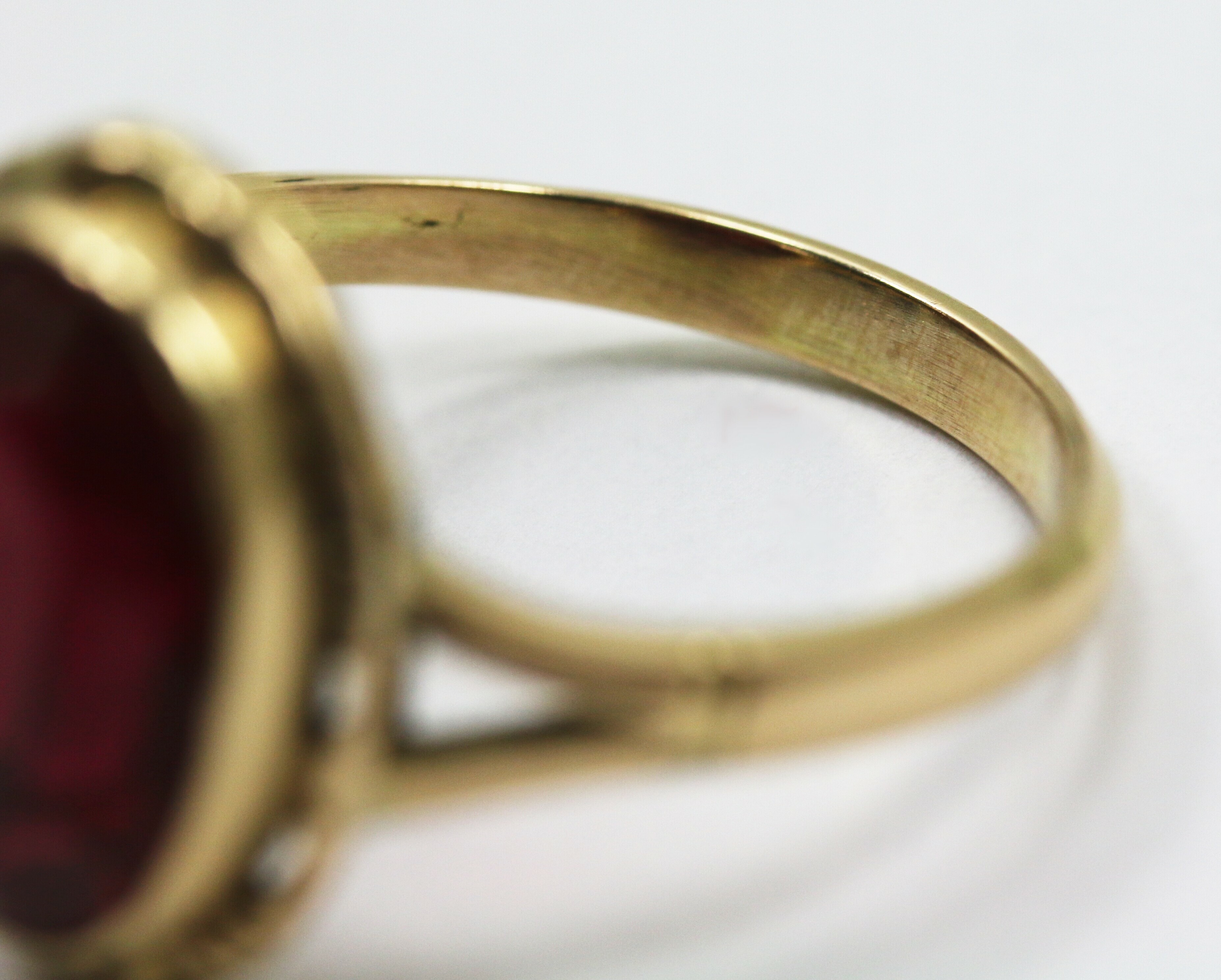 zloty-pierscionek-imitacja-rubin-585-492g-r19-waga-492