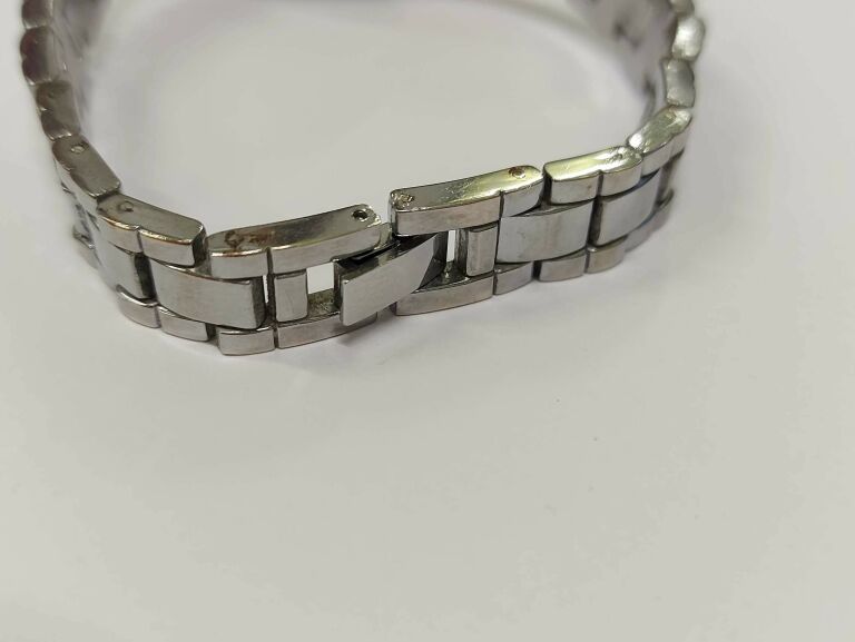 delikatny-zegarek-damski-mechanizm-18738-1