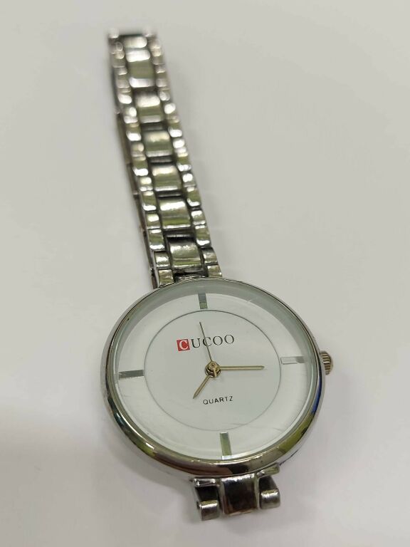 delikatny-zegarek-damski-wojska-polskiego-112-swiecie