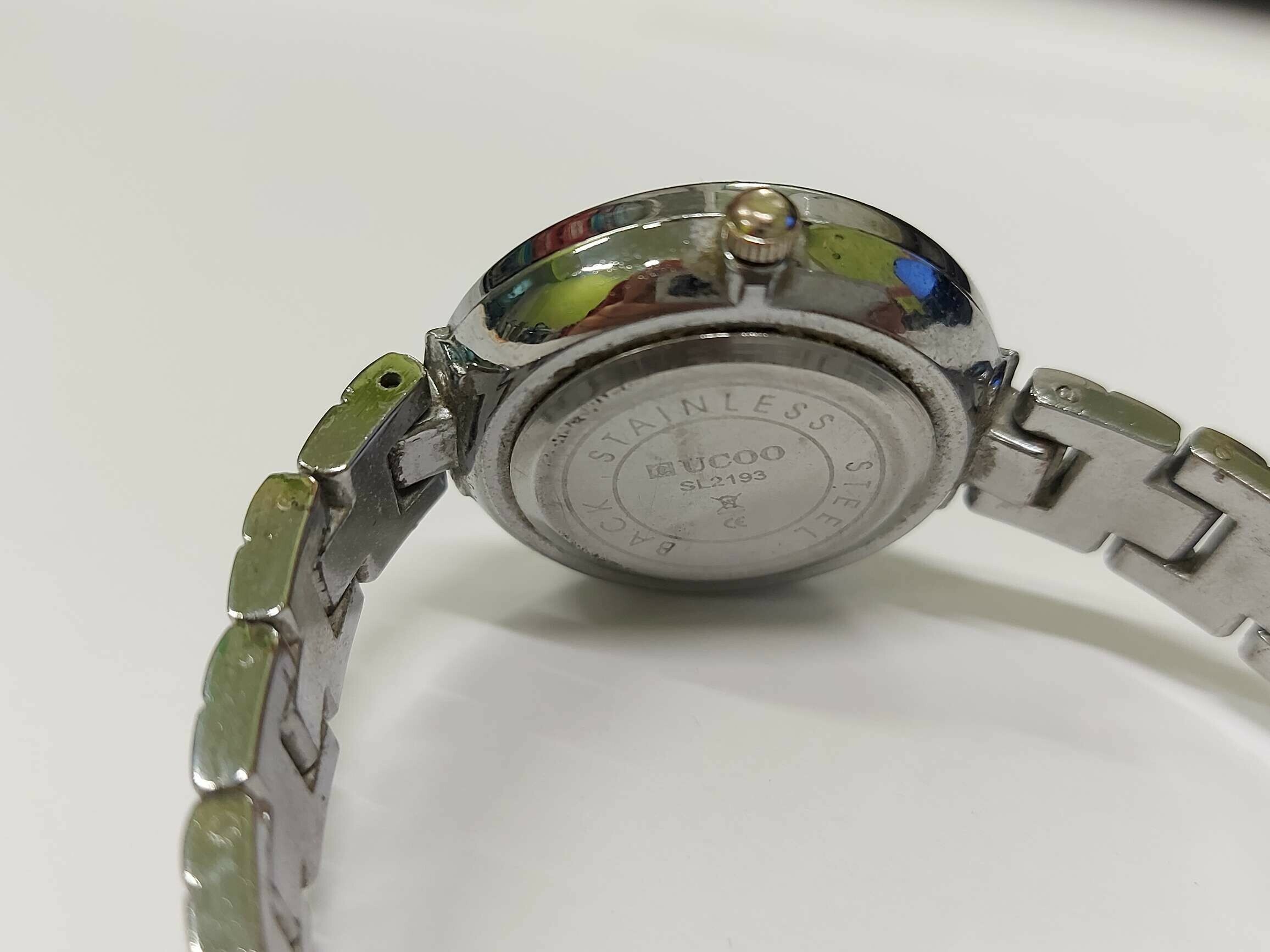 delikatny-zegarek-damski-material-paska-129219-1