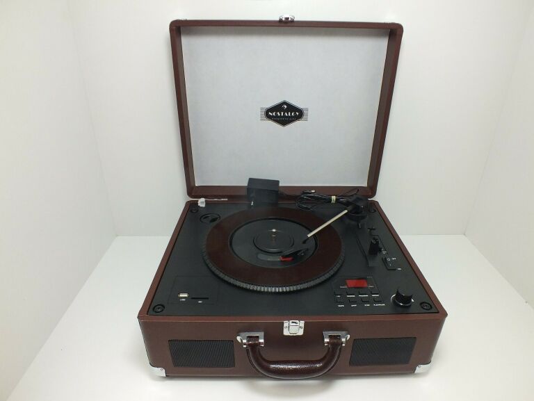 nostalgy-gramofon-suitcase-turntable-stan-bd-raclawicka-15-swidnik