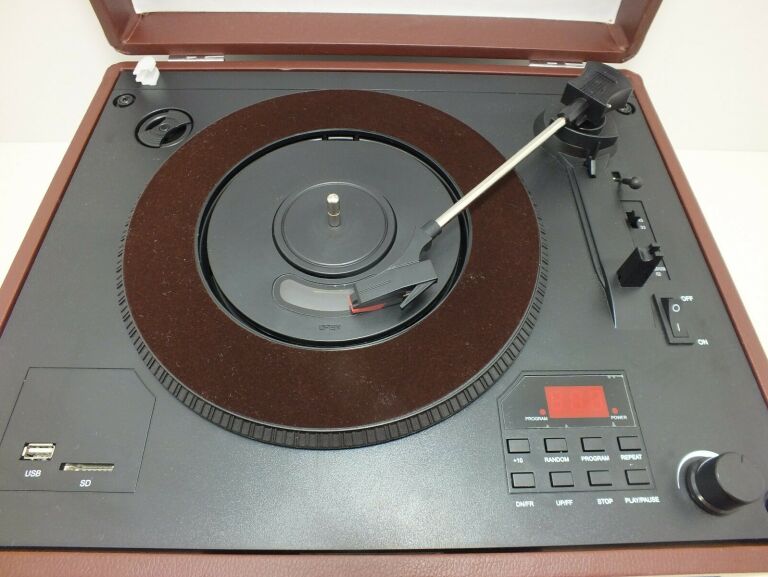 nostalgy-gramofon-suitcase-turntable-stan-bd-stan-uzywany