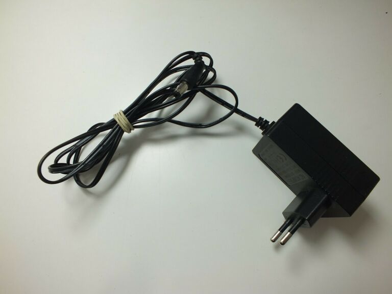 nostalgy-gramofon-suitcase-turntable-stan-bd-product-id