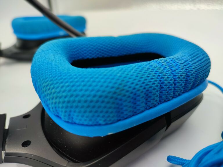 sluchawki-logitech-g430-warto-pasmo-przenoszenia-0