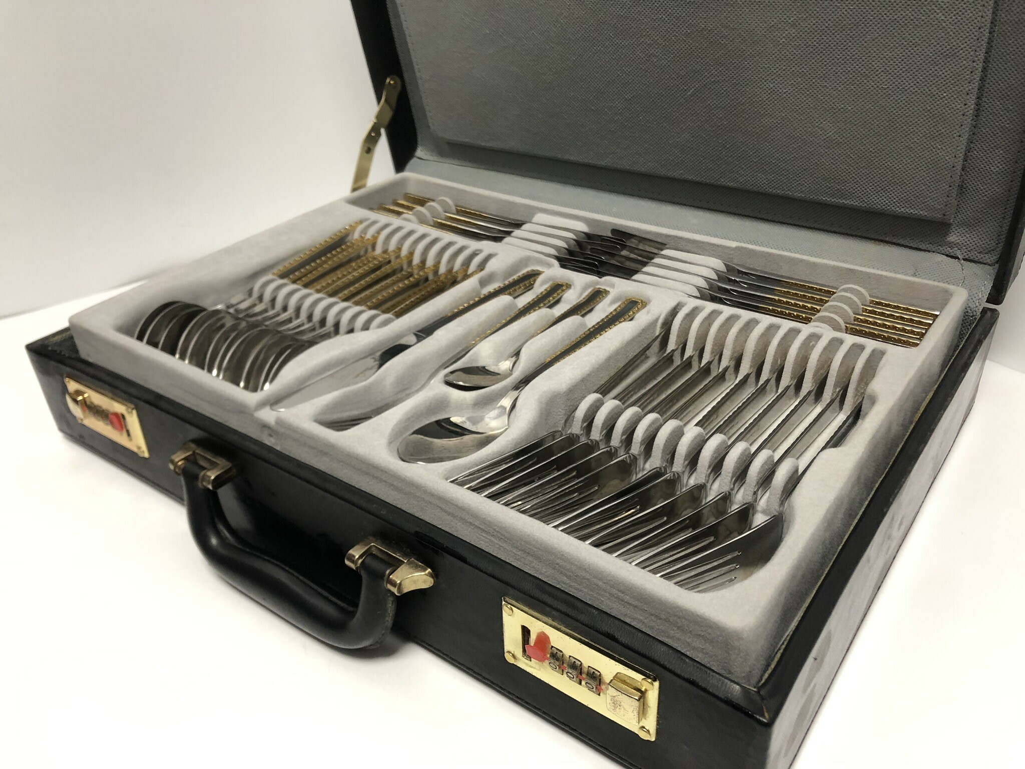 zestaw-pozlacanych-sztuccow-sbs-certyfikat-rodzaj-zestaw