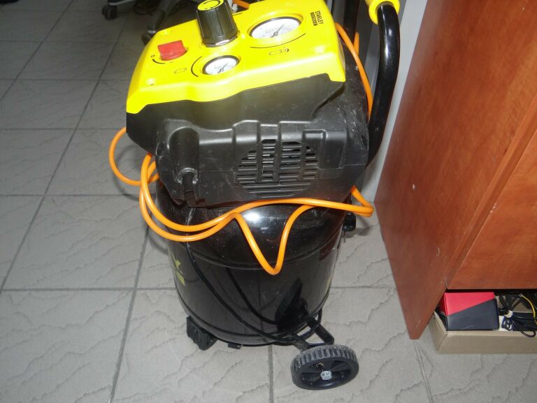 KOMPRESOR STANLEY FATMAX 8117250STF505