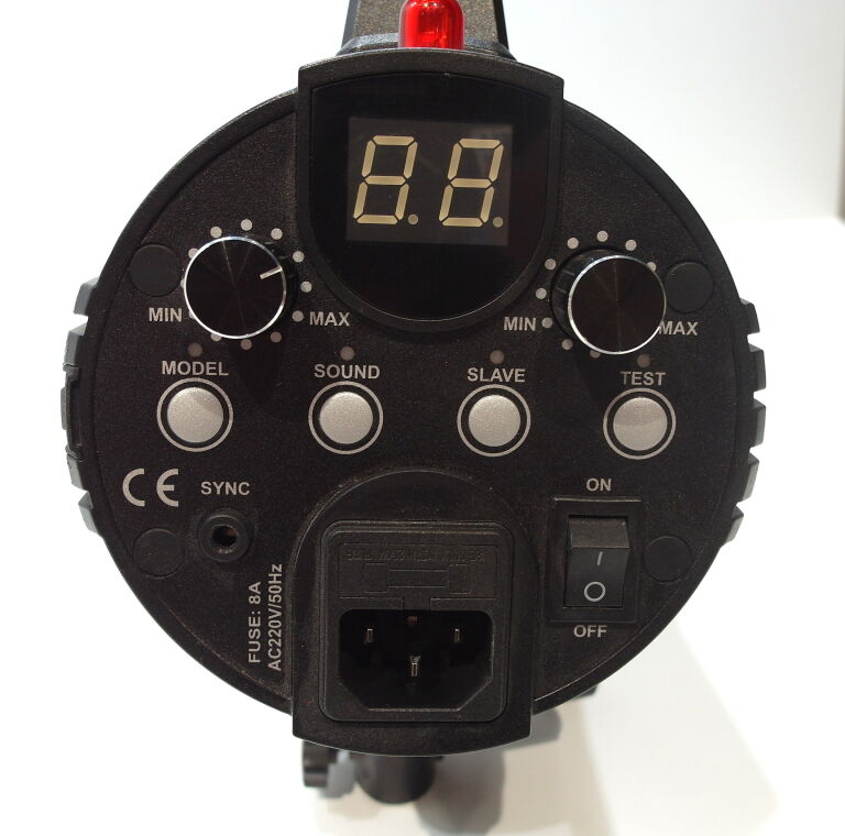 lampa-studyjna-quadralite-move-200-zestaw-moc-palnika-200