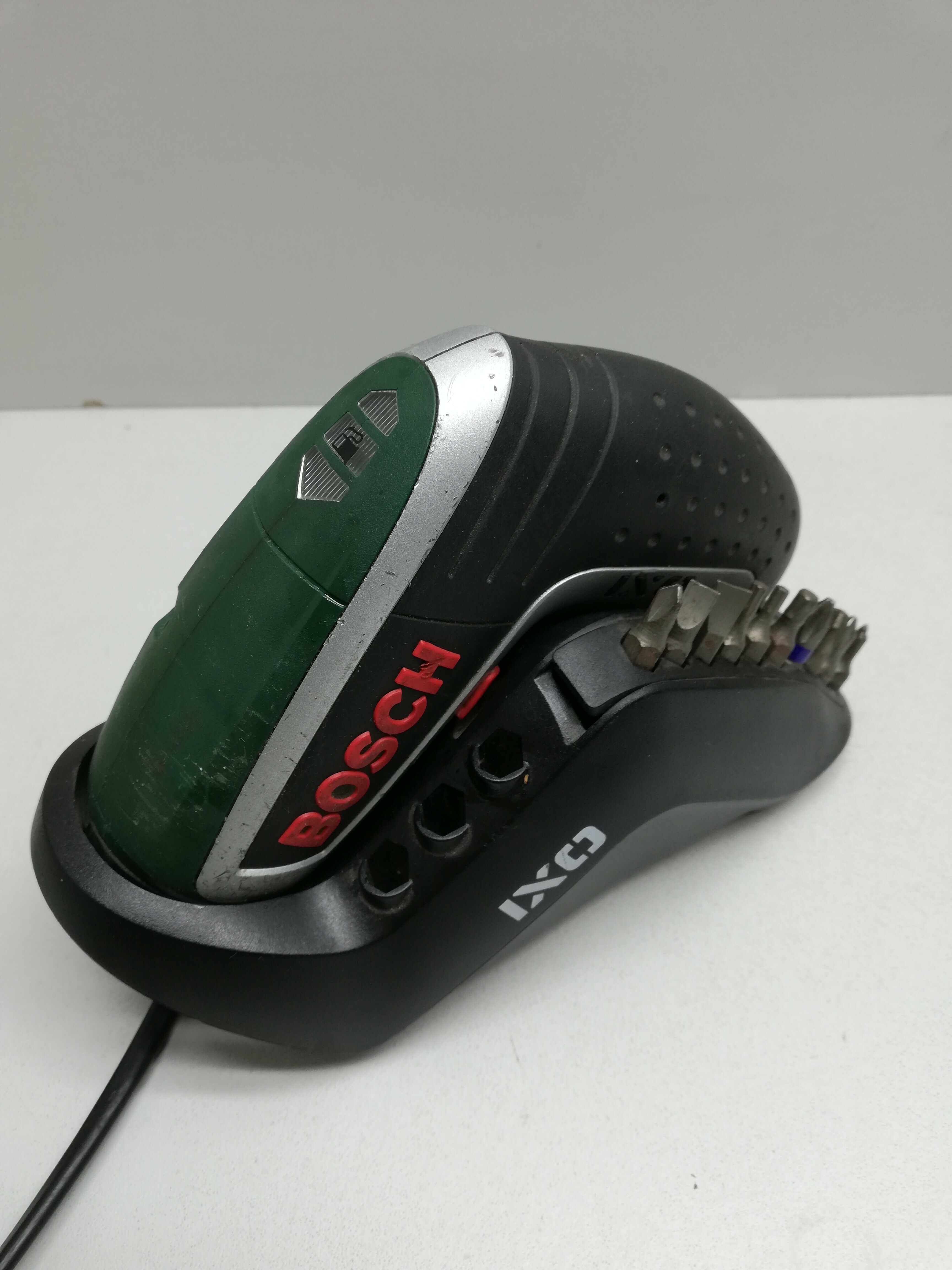 wkretarka-bosch-d-70745-stan-uzywany