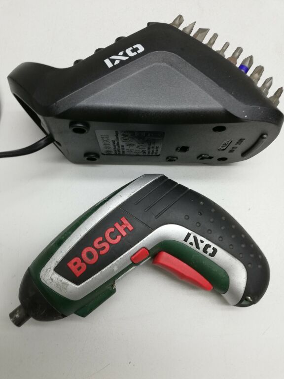 wkretarka-bosch-d-70745-napiecie-v-12-v