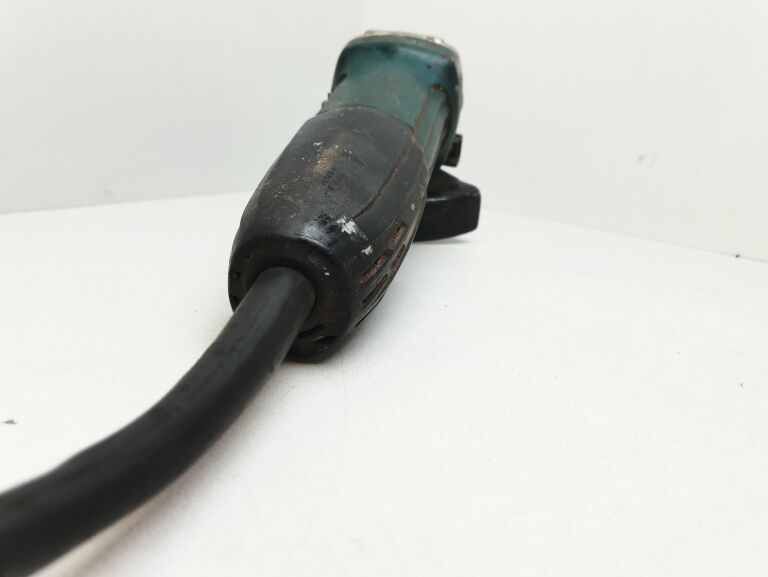 szlifierka-katowa-makita-rodzaj-zasilania-sieciowa