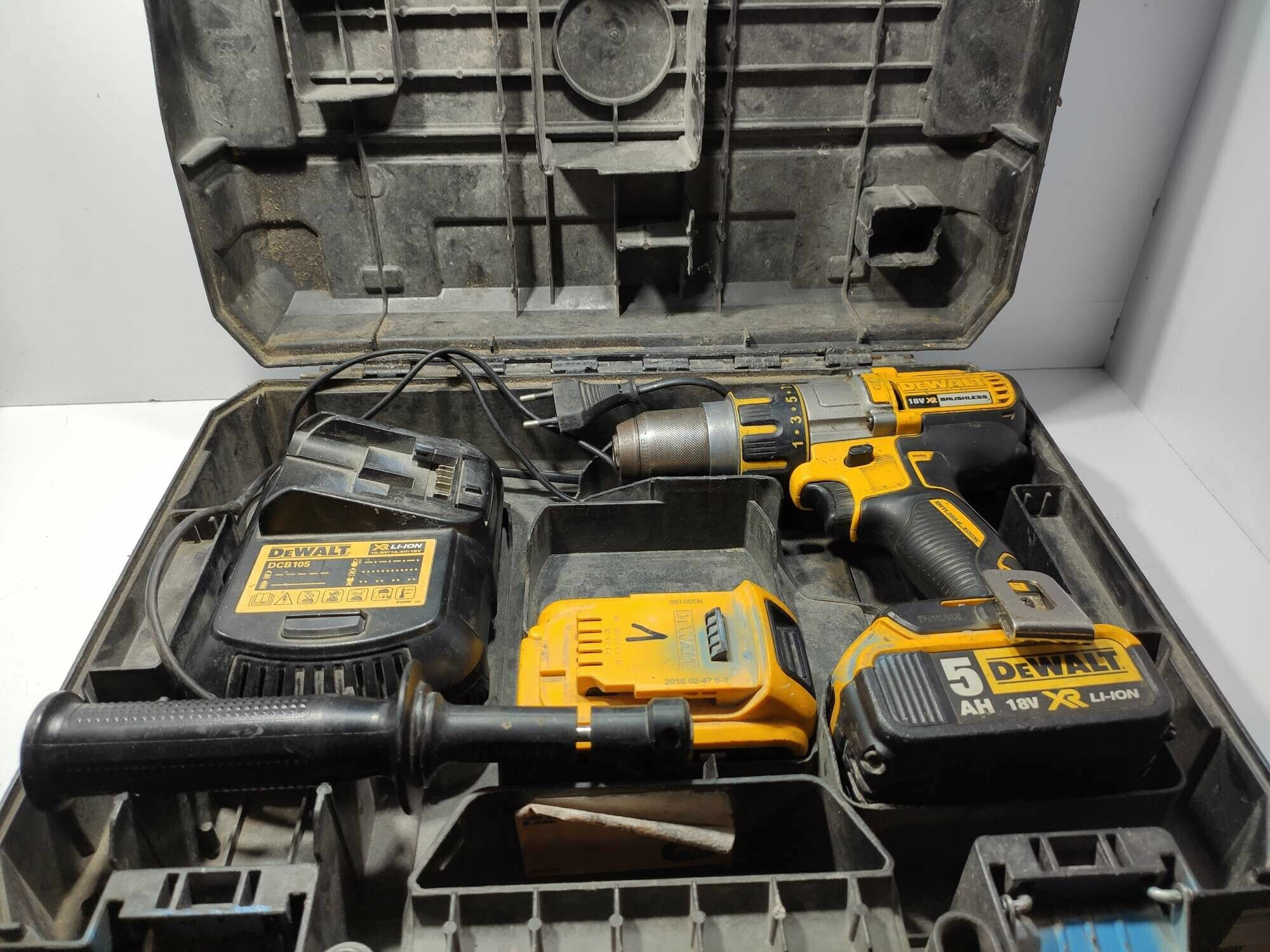 wiertarko-wkretarka-dewalt-d-65509-walizka-2-bate-stan-uzywany