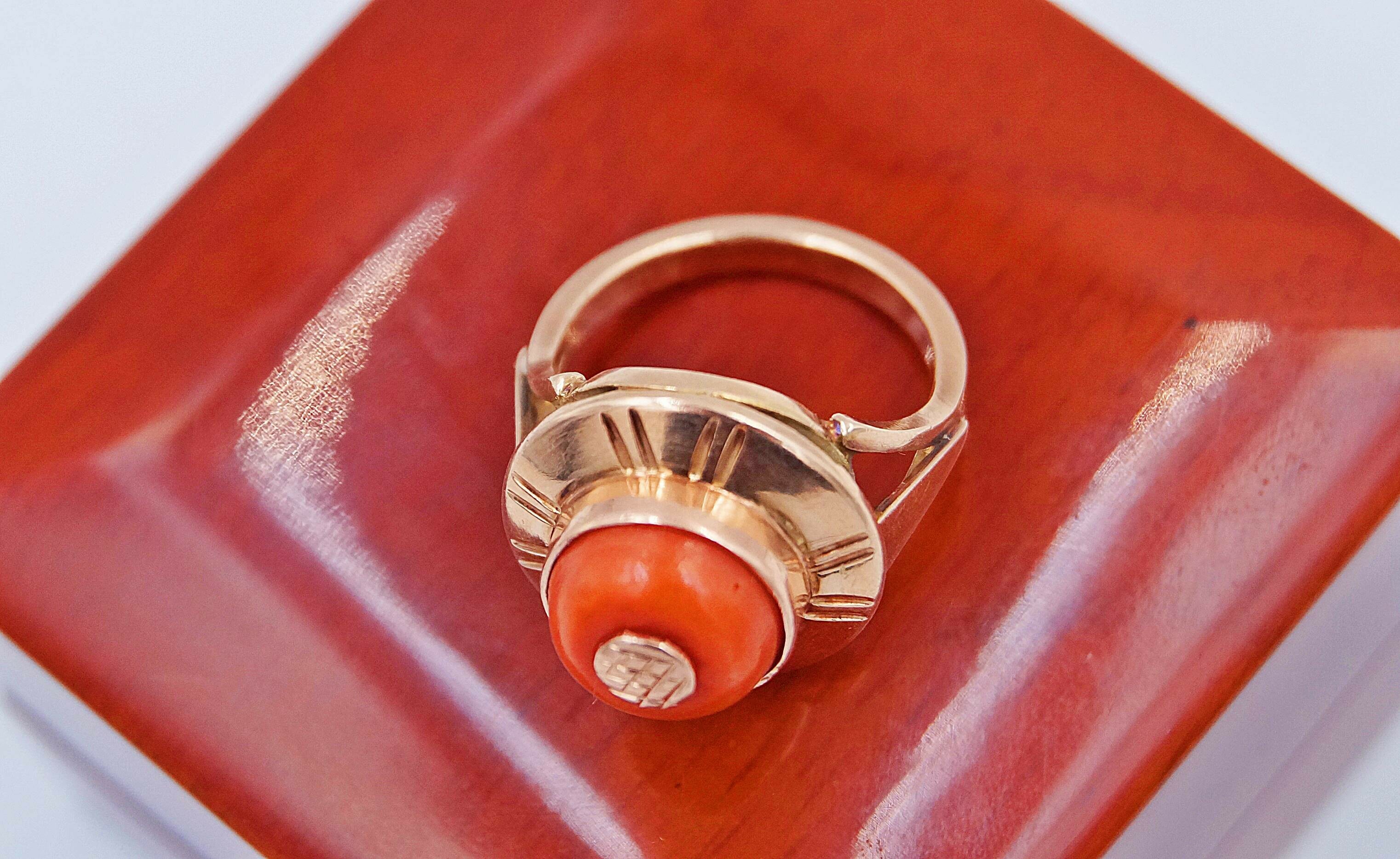 piekny-zloty-pierscionek-z-koralem585r14-kolor-dominujacy-zloty