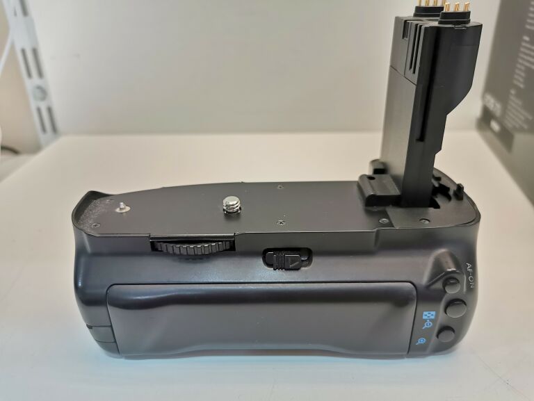 APARAT CANON EOS 7D BODY + OBIEKTYW CANON EFS