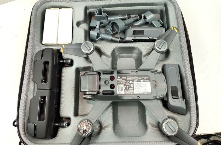 dron-dji-spark-fly-more-combo-stan-uzywany