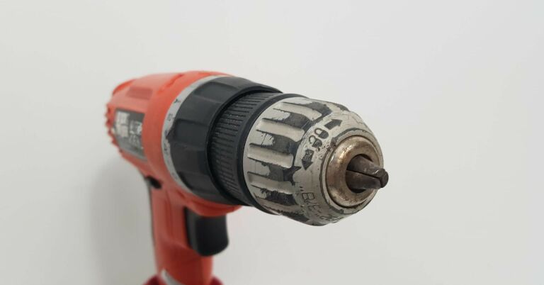 WKRĘTARKA BLACK&DECKER 12V-BATERIA NIE TRZYMA