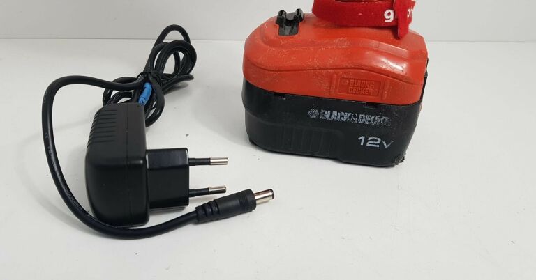 WKRĘTARKA BLACK&DECKER 12V-BATERIA NIE TRZYMA