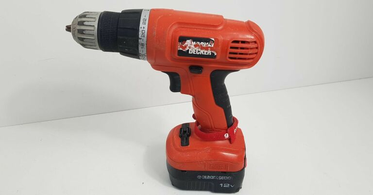 WKRĘTARKA BLACK&DECKER 12V-BATERIA NIE TRZYMA