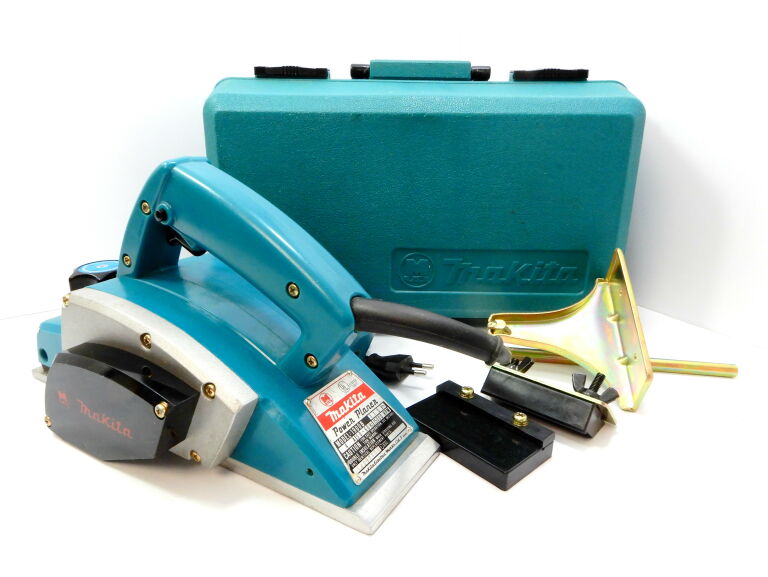 STRUG MAKITA 1900B + WALIZKA