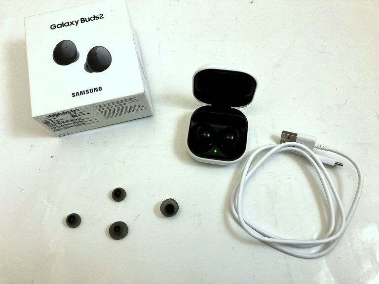 sluchawki-samsung-buds-2-marka-samsung