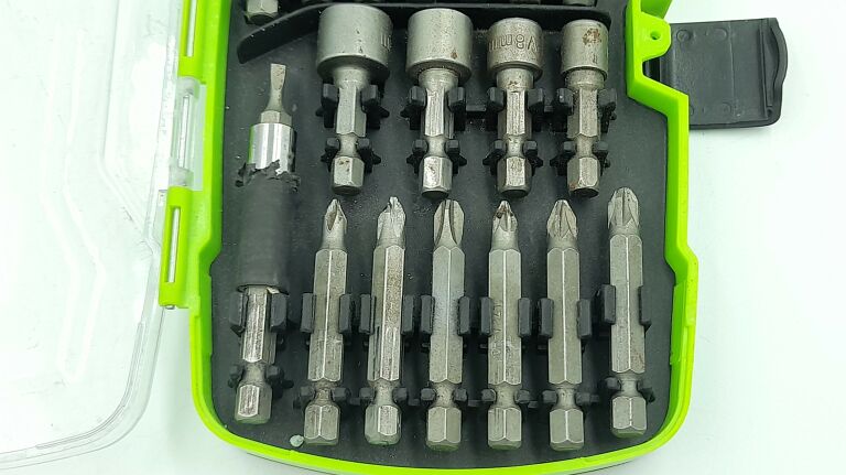 zestaw-bitow-niteo-tools-35szt-w-pudelku-typ-grotu-plaski