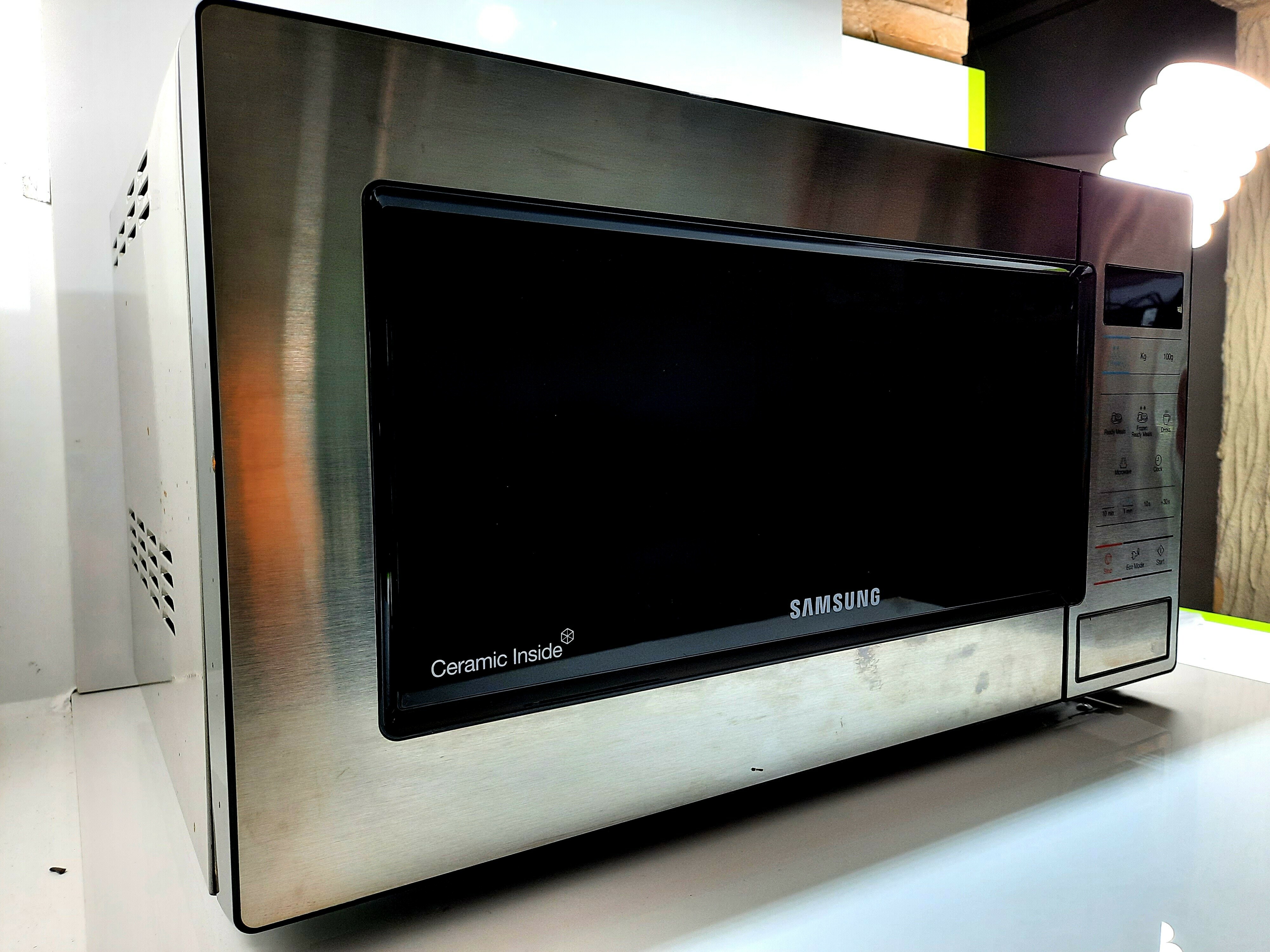 mikrofalowka-samsung-ms23f301tfk-marka-samsung