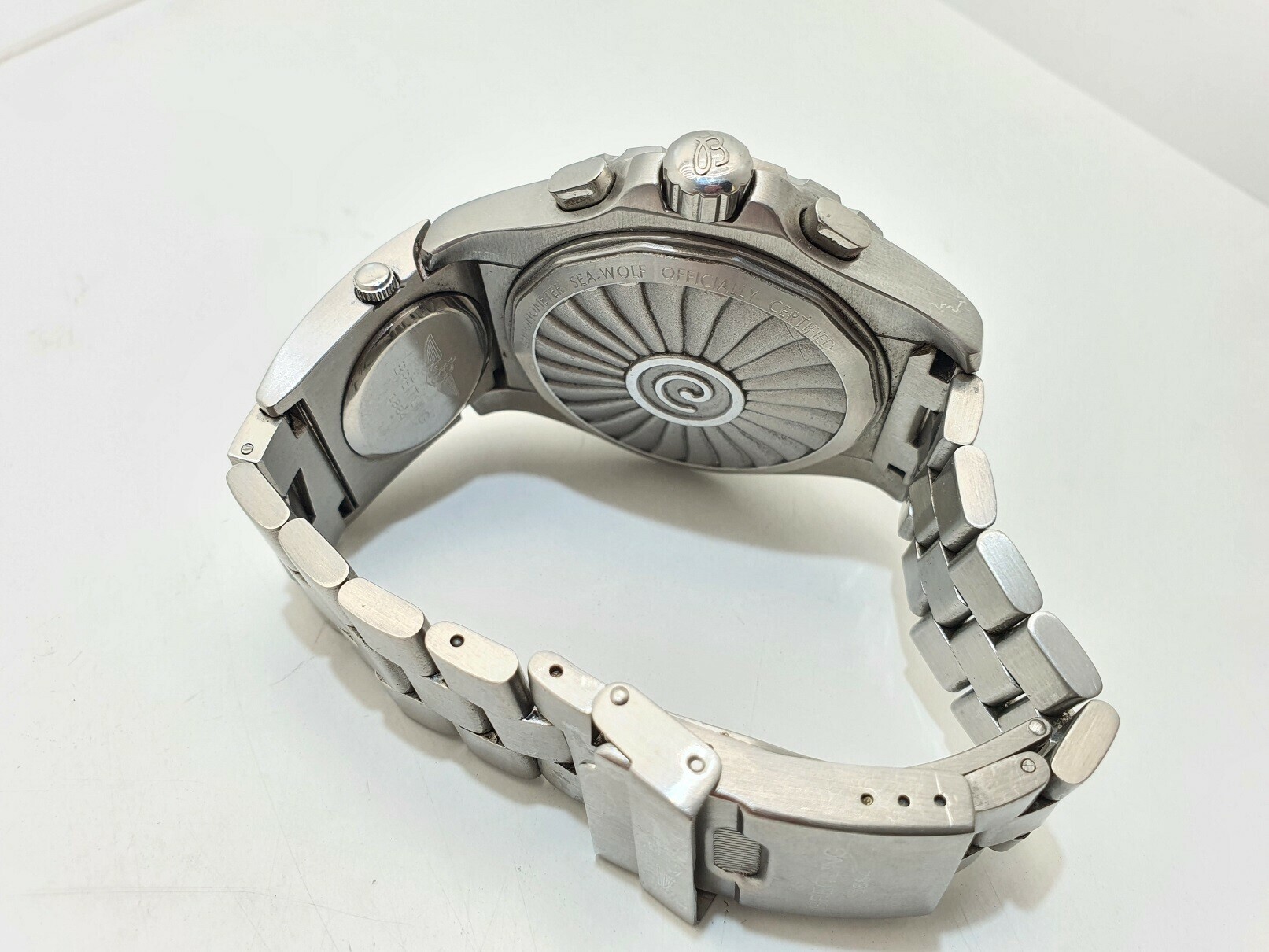 zegarek-breitling-1884-ksztalt-koperty-niestandardowy