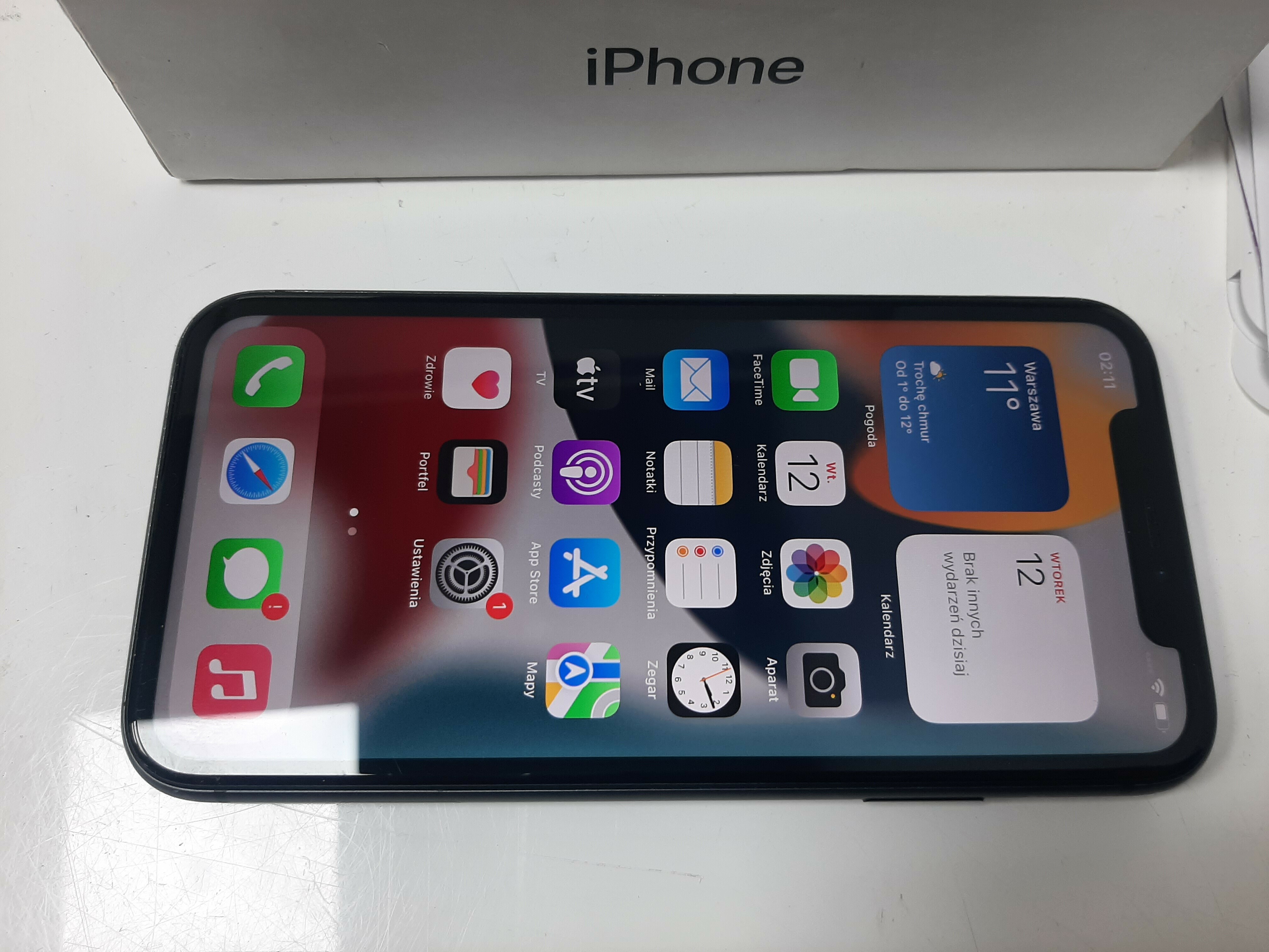 telefon-apple-iphone-11-128gb-bateria-87-opis-system-operacyjny-ios