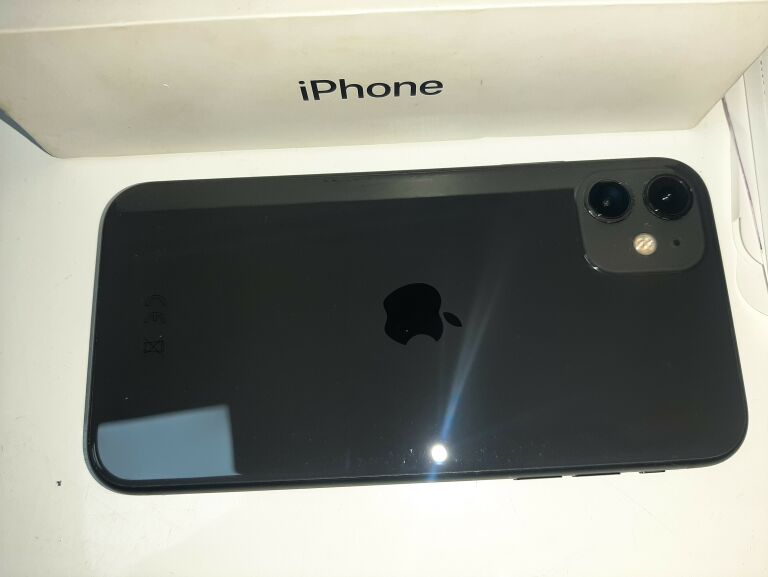 telefon-apple-iphone-11-128gb-bateria-87-opis-kod-producenta-mhdh3pma