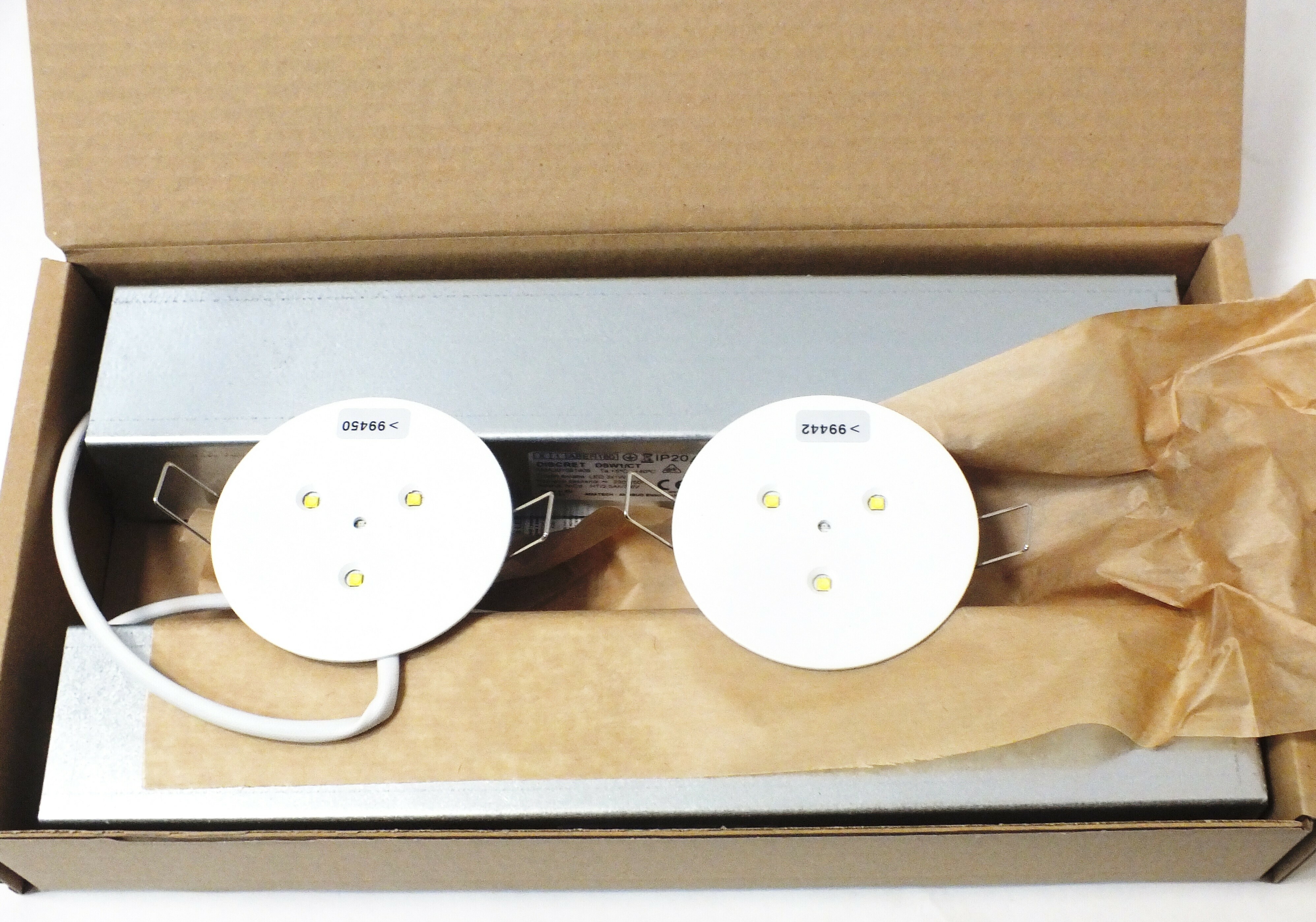 oprawa-oswietlenia-awaryjnego-ewakuacyjnego-drogi-marymoncka-65-warszawa